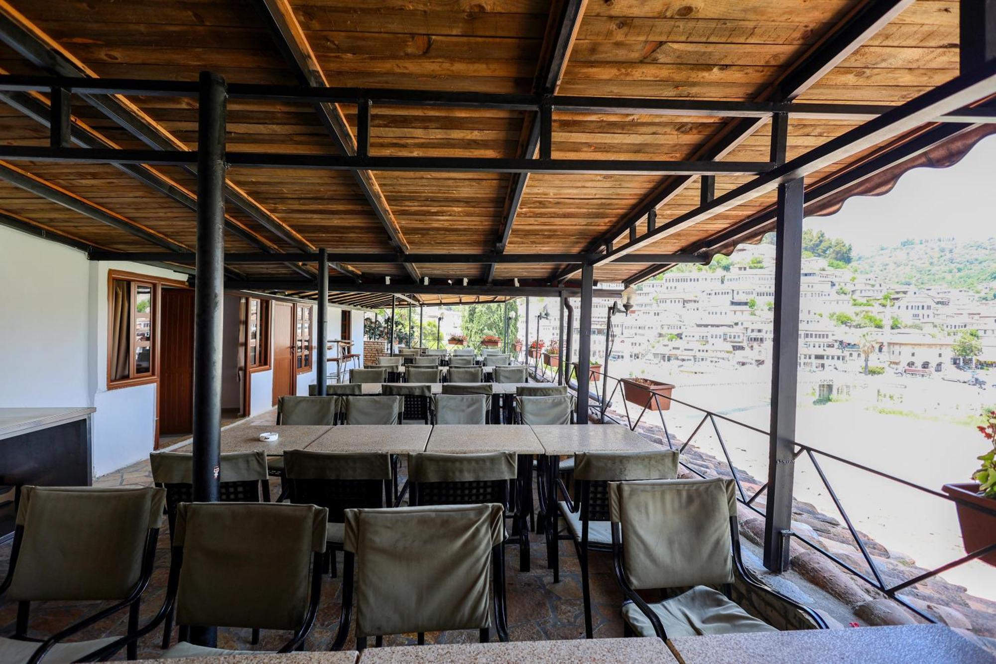 Hotel Ajka Berat